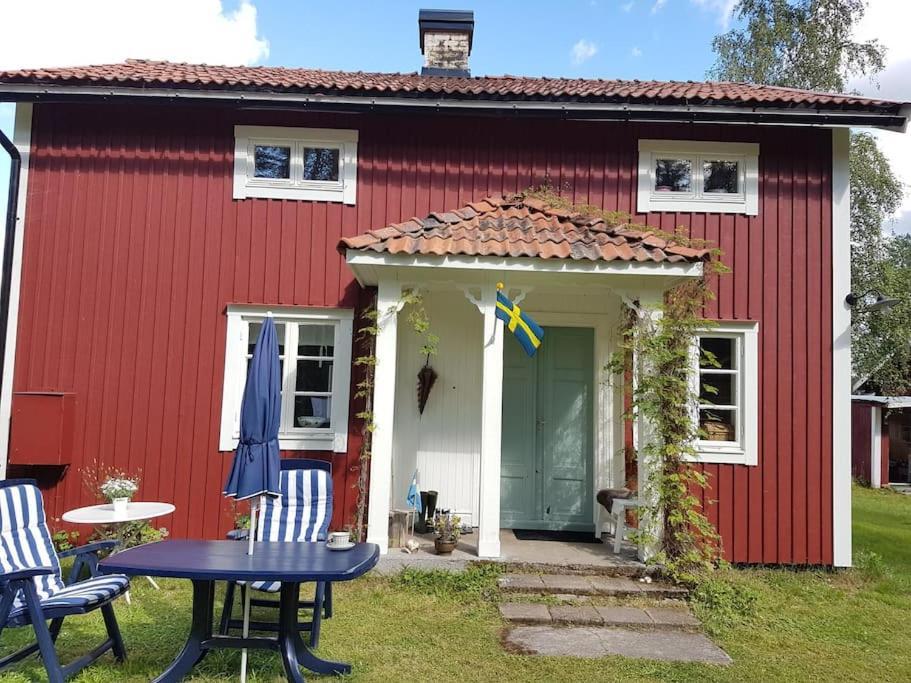 Charmig Gard Med Bastu, Strandtomt Och Utedusch I Naturskoent Omrade Свег Экстерьер фото